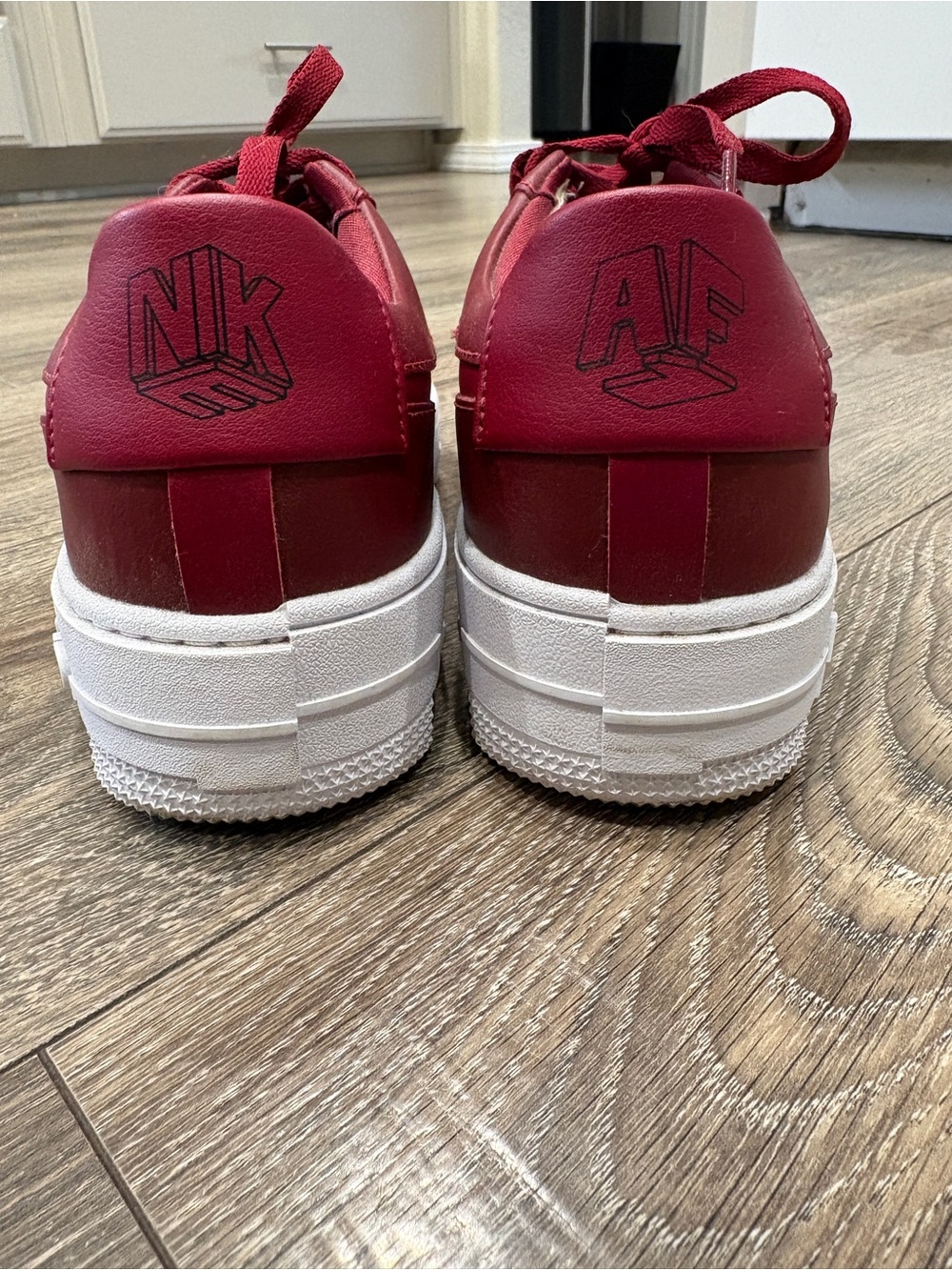 Nike Women's Air Force One Pixel team red and white size 8 like new - Picture 5 of 16